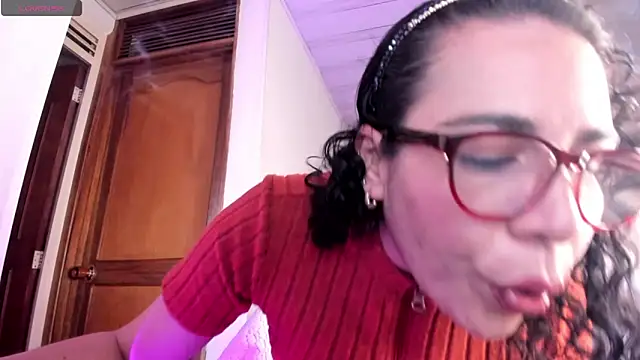 mia velvet1 online show from May 2026 12:53:01 PM