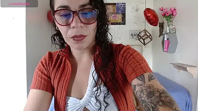 mia velvet1 online show from April 2026 03:58:02 PM