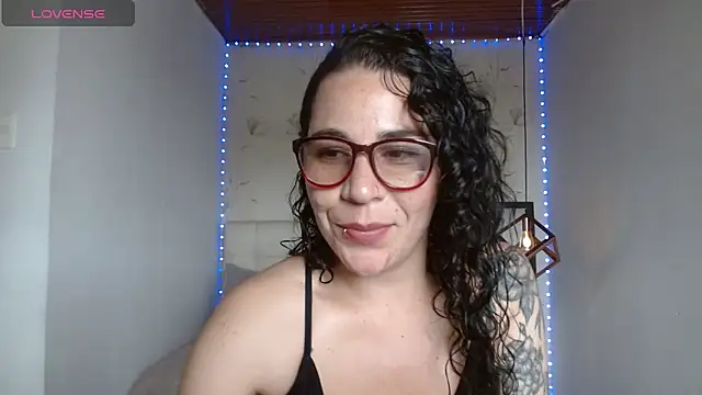 mia velvet1 online show from May 2026 06:09:01 PM
