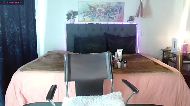 Snapshot of mia_velvet1 chatting on November 2025 01:47:02 PM mia velvet1 online show from November 2025 01:47:02 PM