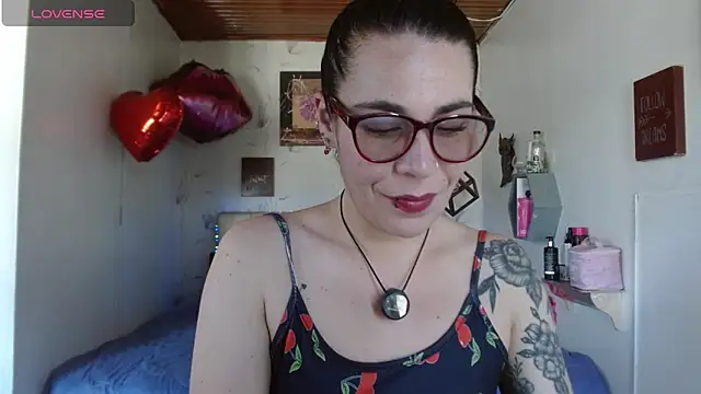 mia velvet1 online show from April 2026 03:20:01 PM
