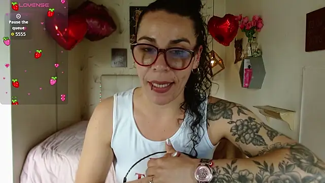 mia velvet1 online show from April 2026 03:25:01 PM