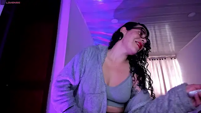 mia velvet1 online show from June 2026 12:17:02 PM