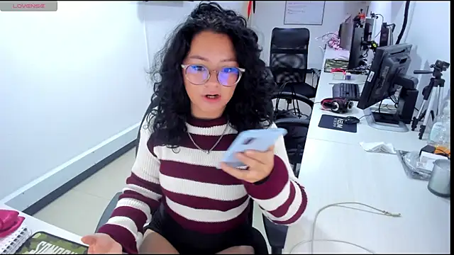 jenn cg online show from November 2025 07:39:01 PM