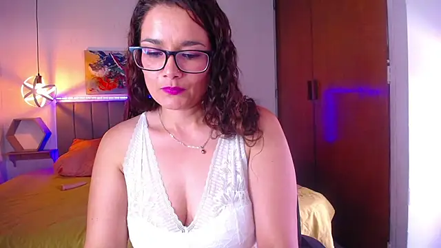 Rose Thompson1 online show from March 2025 05:28:01 PM
