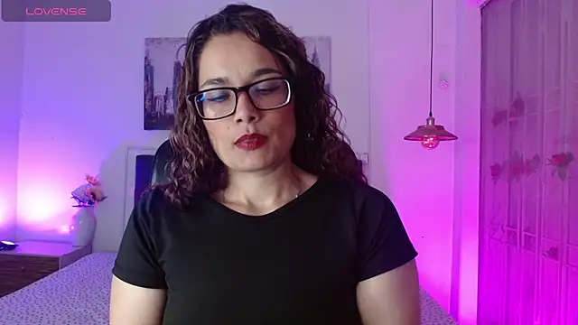 Rose Thompson1 online show from May 2026 01:19:02 PM
