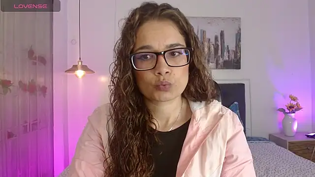 Rose Thompson1 online show from May 2026 01:14:01 PM