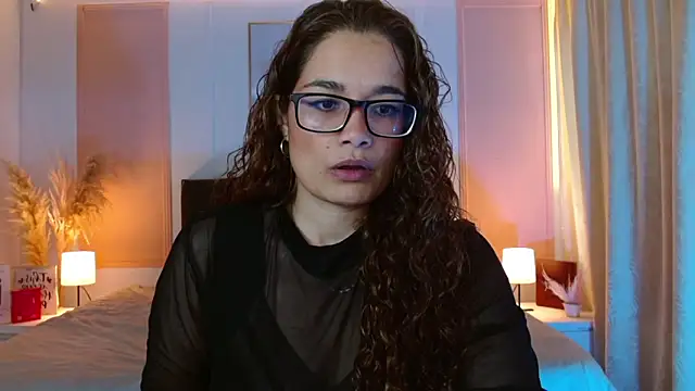 Rose Thompson1 online show from May 2026 01:41:01 PM
