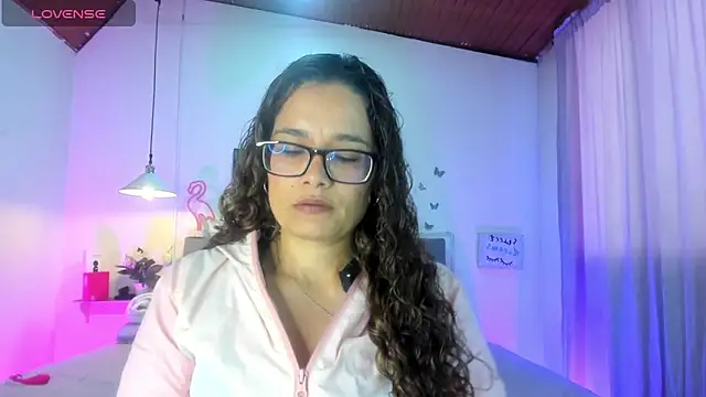 Rose Thompson1 online show from April 2026 01:45:02 PM