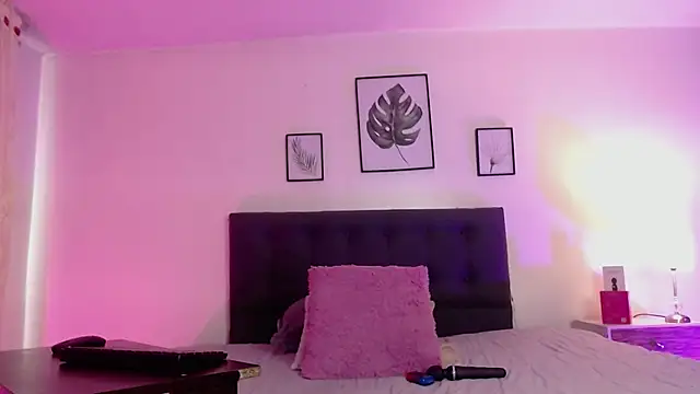 Rose Thompson1 online show from January 2026 07:12:01 PM