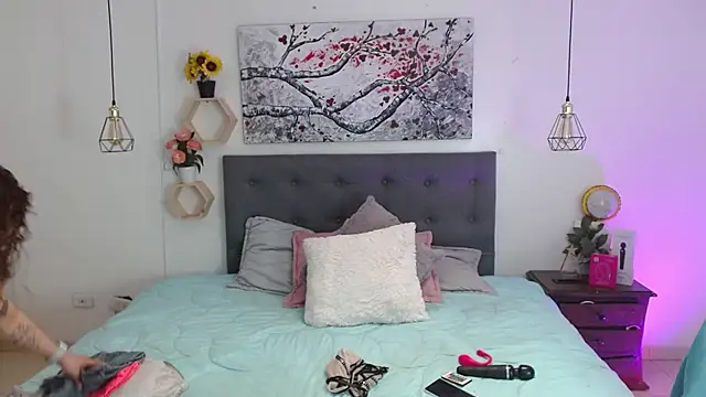 Rose Thompson1 online show from November 2025 01:55:02 PM