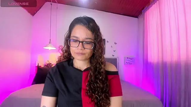 Rose Thompson1 online show from April 2026 01:35:02 PM