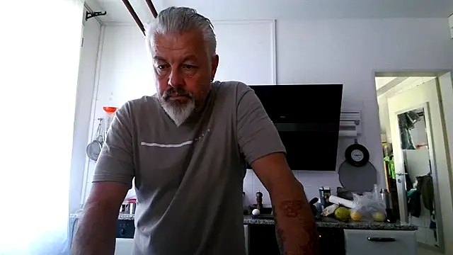 Snapshot of Berg_Boy chatting on June 2026 07:14:02 AM Berg Boy online show from June 2026 07:14:02 AM
