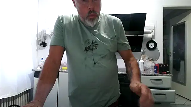 Snapshot of Berg_Boy chatting on July 2026 04:06:02 AM Berg Boy online show from July 2026 04:06:02 AM