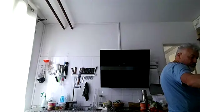 Snapshot of Berg_Boy chatting on June 2026 01:49:01 PM Berg Boy online show from June 2026 01:49:01 PM
