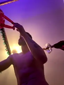 Snapshot of Hugo34bg chatting on December 2025 02:47:02 AM Hugo34bg online show from December 2025 02:47:02 AM