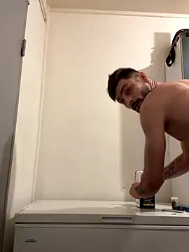 Snapshot of Hugo34bg chatting on January 2026 03:43:01 AM Hugo34bg online show from January 2026 03:43:01 AM