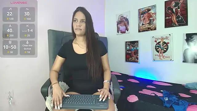 Snapshot of vicky_bigboobs_babe chatting on June 2026 10:15:02 PM vicky bigboobs babe online show from June 2026 10:15:02 PM
