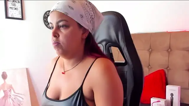 Mehlany Moretz online show from December 2025 09:59:01 PM