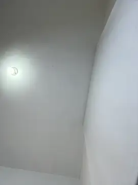 Ivelleee  online show from May 2026 10:48:01 PM