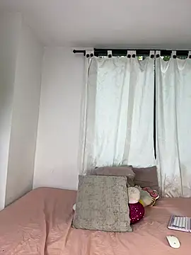 Ivelleee  online show from February 2026 04:17:02 PM