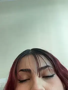 Ivelleee  online show from November 2025 08:34:01 PM