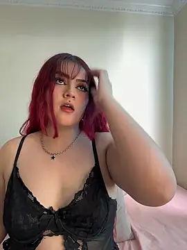 Ivelleee  online show from January 2026 06:45:01 PM