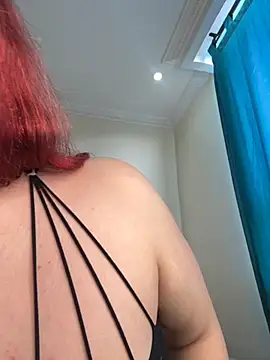 Ivelleee  online show from November 2025 09:48:02 PM