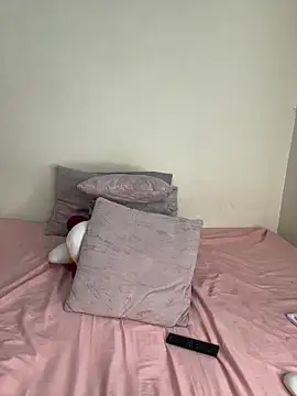 Ivelleee  online show from December 2025 10:48:01 PM