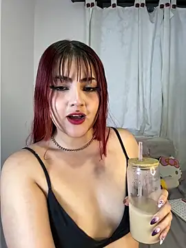 Ivelleee  online show from March 2026 10:26:01 PM