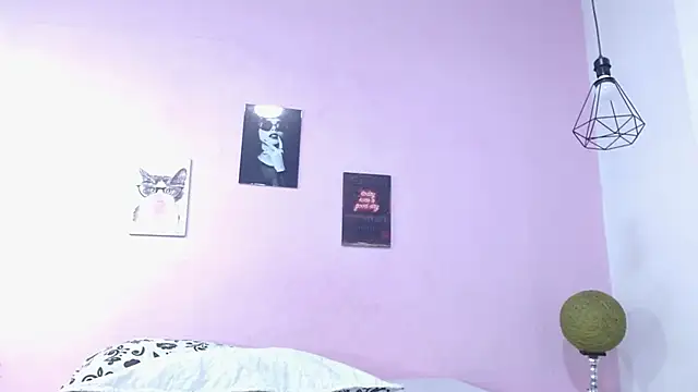 Snapshot of fiorela_madison chatting on October 2025 12:17:02 PM fiorela madison online show from October 2025 12:17:02 PM