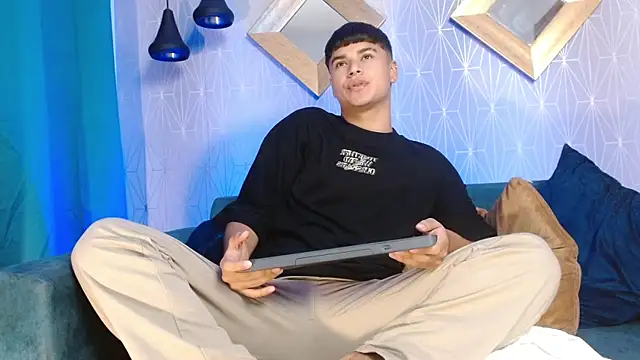 MathewAdams online show from March 2025 07:33:01 PM
