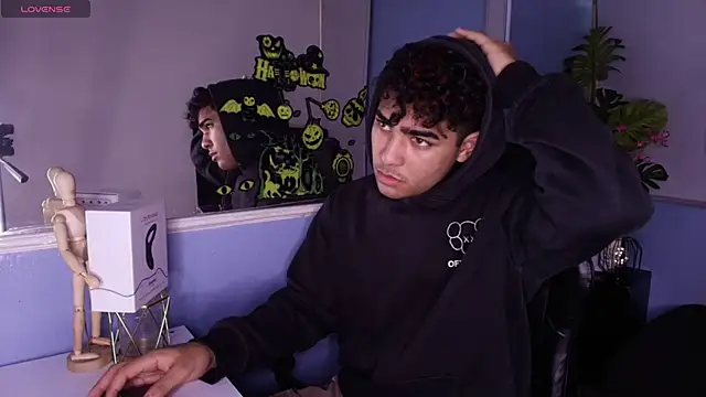 LucasCarterr  online show from September 2025 10:27:01 PM