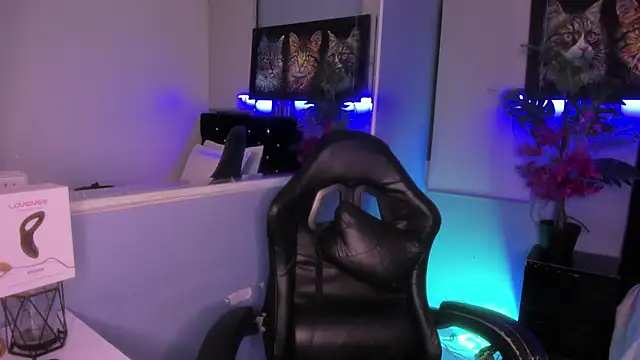 LucasCarterr  online show from November 2025 03:43:02 AM