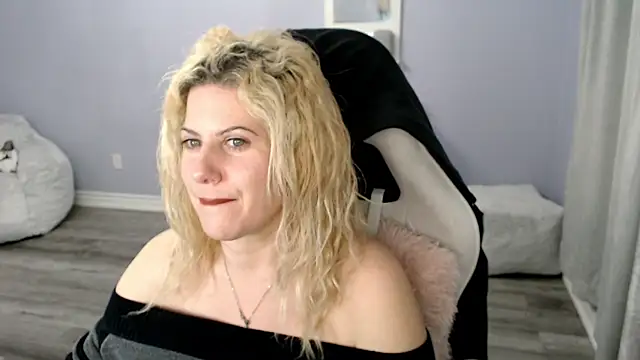 BellaStar84 online show from December 2025 11:43:02 AM