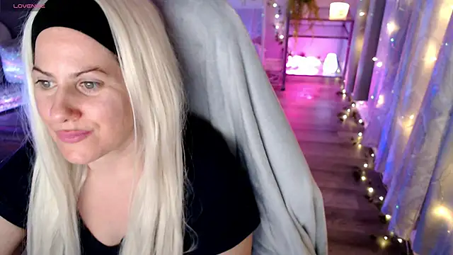 BellaStar84 online show from March 2026 11:37:02 AM