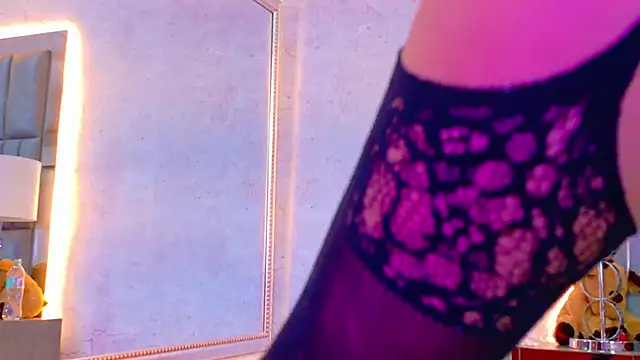 CamilaJohnston online show from December 2025 09:42:02 PM