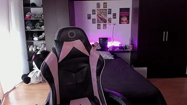 Snapshot of xIce_Boy chatting on February 2026 01:08:01 PM xIce Boy online show from February 2026 01:08:01 PM