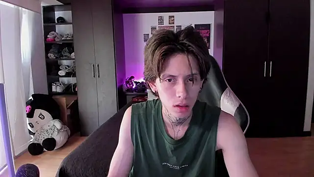 Snapshot of xIce_Boy chatting on February 2026 03:22:01 PM xIce Boy online show from February 2026 03:22:01 PM