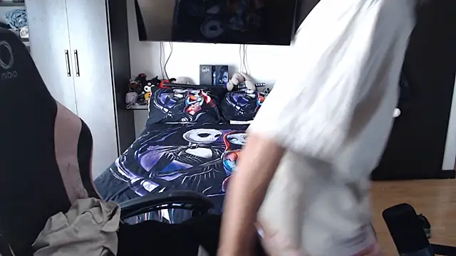 Snapshot of xIce_Boy chatting on December 2025 02:08:02 PM xIce Boy online show from December 2025 02:08:02 PM