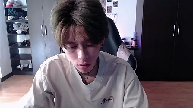 Snapshot of xIce_Boy chatting on February 2026 02:13:02 PM xIce Boy online show from February 2026 02:13:02 PM