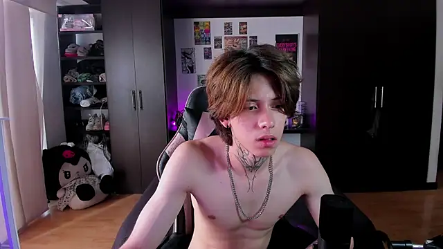 Snapshot of xIce_Boy chatting on April 2026 04:35:02 PM xIce Boy online show from April 2026 04:35:02 PM