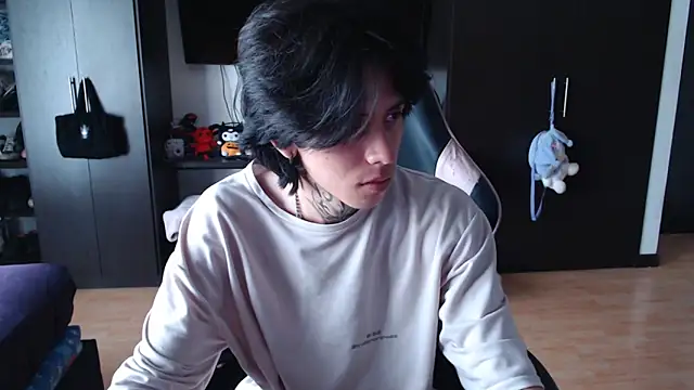 Snapshot of xIce_Boy chatting on December 2025 01:48:02 PM xIce Boy online show from December 2025 01:48:02 PM