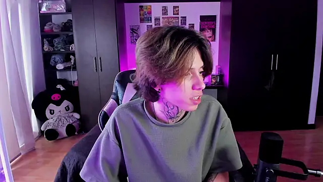 Snapshot of xIce_Boy chatting on April 2026 10:38:02 PM xIce Boy online show from April 2026 10:38:02 PM