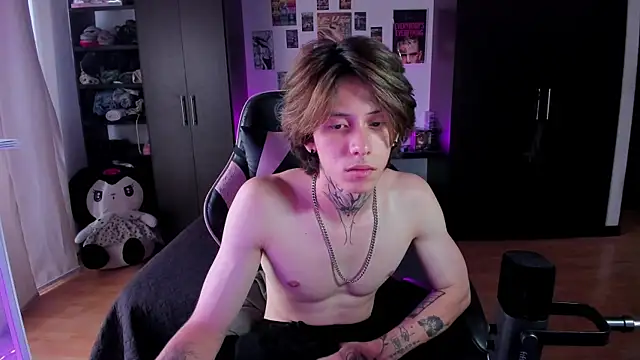 Snapshot of xIce_Boy chatting on April 2026 09:54:01 PM xIce Boy online show from April 2026 09:54:01 PM