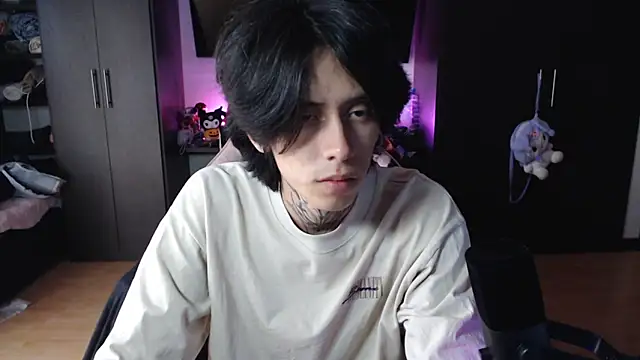 Snapshot of xIce_Boy chatting on December 2025 09:50:01 PM xIce Boy online show from December 2025 09:50:01 PM