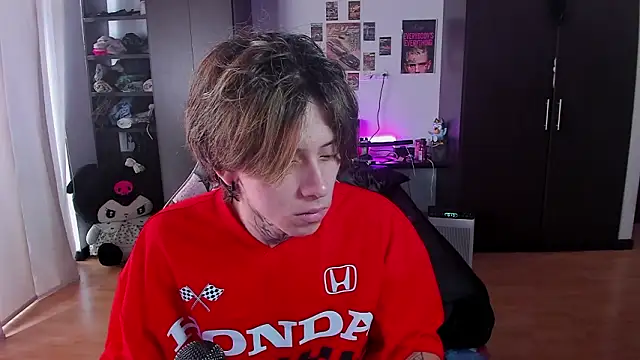 Snapshot of xIce_Boy chatting on March 2026 01:48:02 PM xIce Boy online show from March 2026 01:48:02 PM