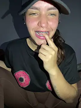 bran lindi online show from April 2026 10:22:01 PM