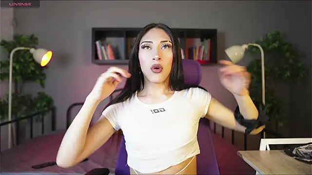 Snapshot of madison__rey chatting on December 2025 07:48:01 PM madison rey online show from December 2025 07:48:01 PM