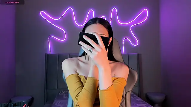 Snapshot of madison__rey chatting on December 2025 01:21:02 PM madison rey online show from December 2025 01:21:02 PM